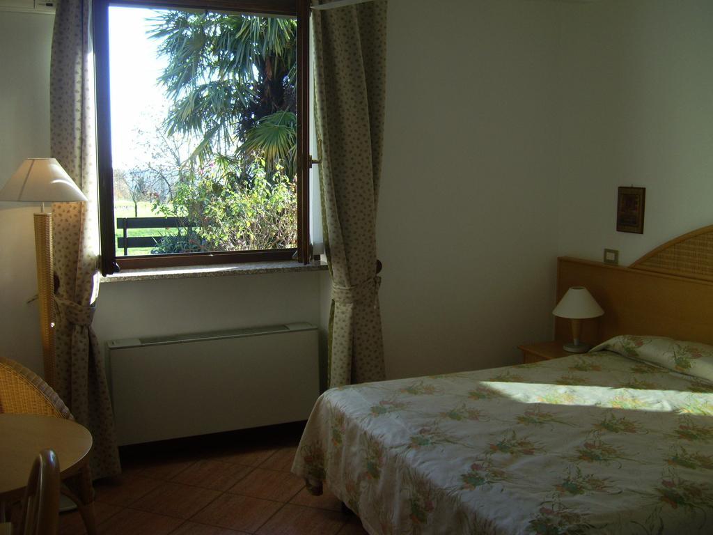 Hotel La Collinetta Sesto Calende Værelse billede