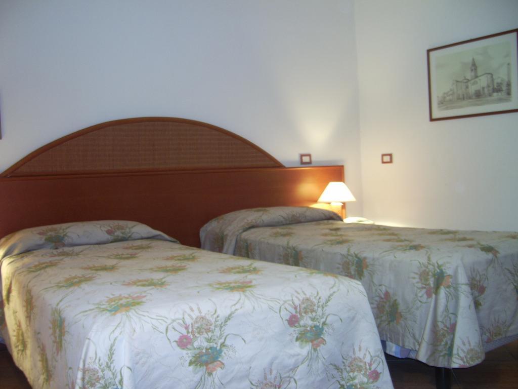 Hotel La Collinetta Sesto Calende Værelse billede